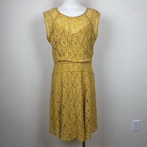 BCBGMAXAZRIA Dress Womens Large Khloe Fit and Flare Lace Party Cocktail Yellow
